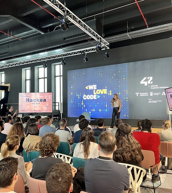 &iquest;Se puede estudiar tecnolog&iacute;a y emprendimiento en la misma carrera?