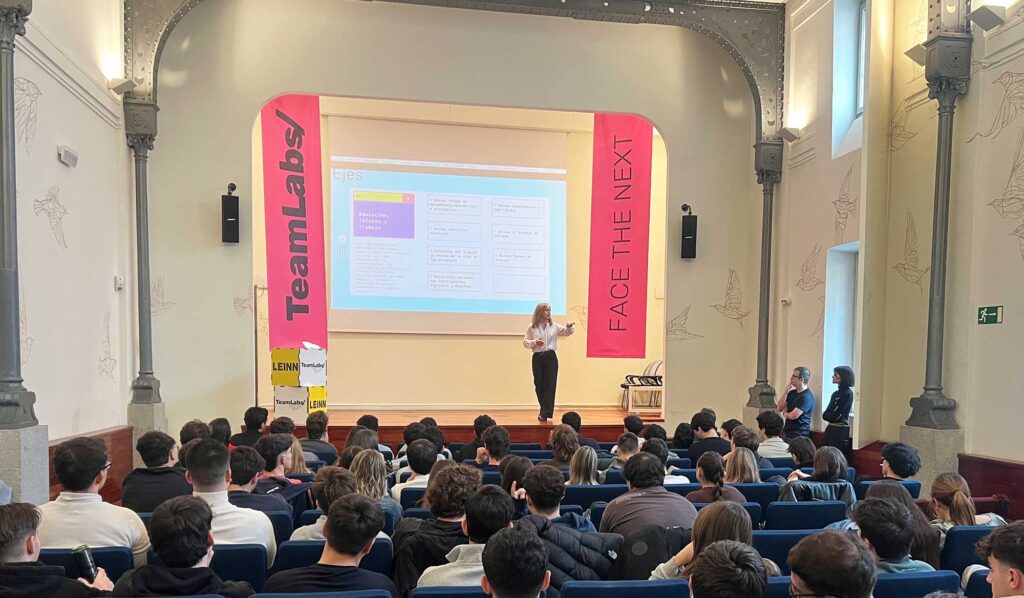 The Future Game. Vista del auditorio en TeamLabs/ Madrid